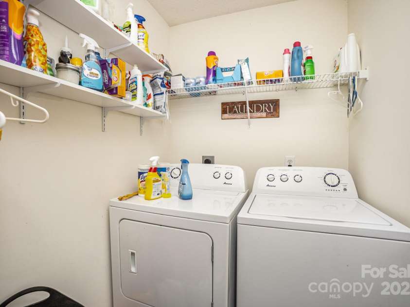 215 Raleigh Street, Concord, NC 28027.  MLS# CAR4246401, YatesRealty ID 10955. 