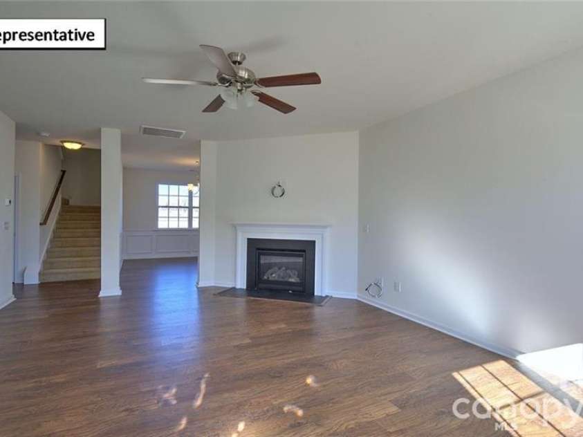 3133 Platinum Pointe Drive, Charlotte, NC 28227.  MLS# CAR4367510, YatesRealty ID 10955. 