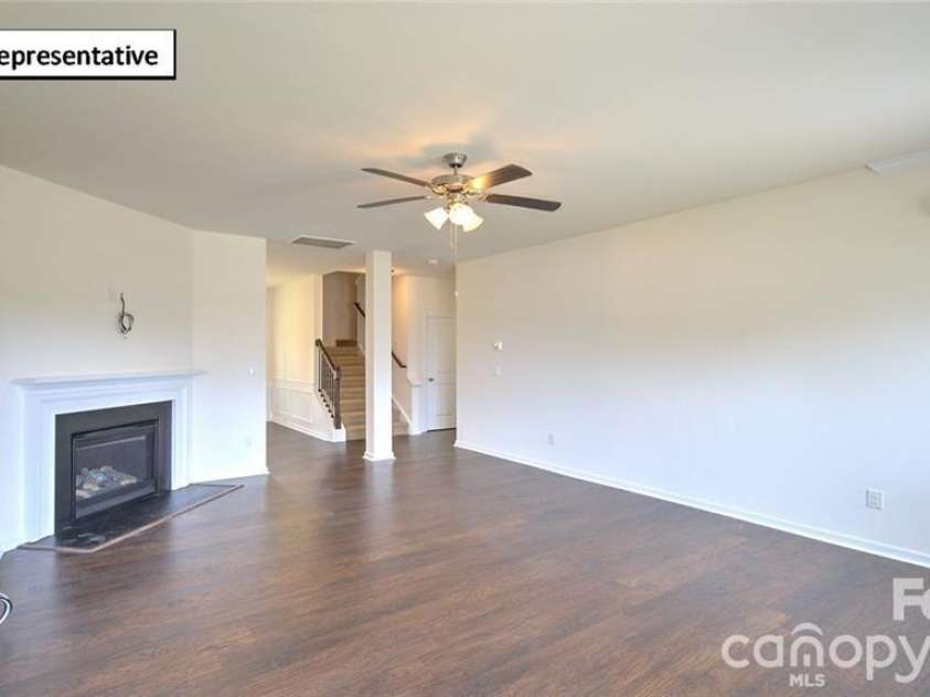 3133 Platinum Pointe Drive, Charlotte, NC 28227.  MLS# CAR4367510, YatesRealty ID 10955. 