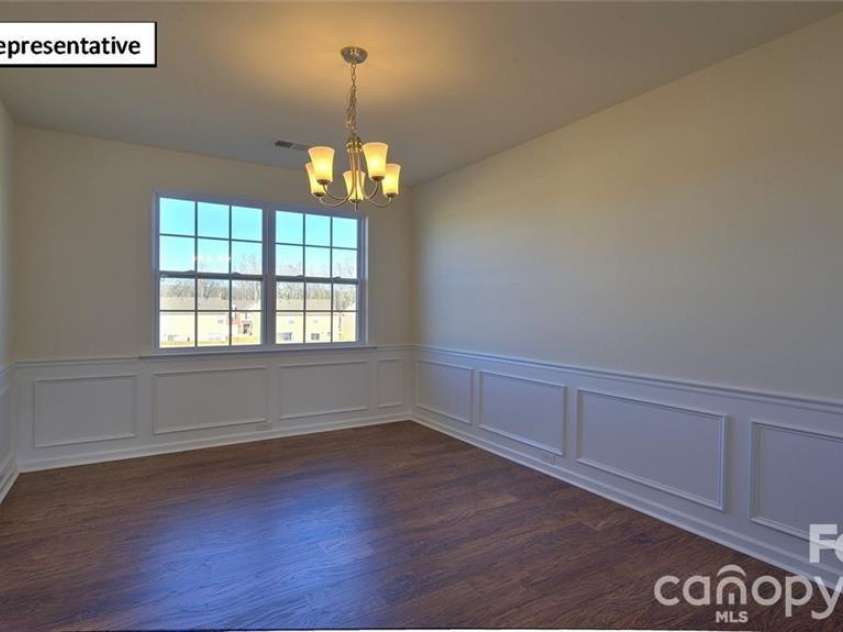 3133 Platinum Pointe Drive, Charlotte, NC 28227.  MLS# CAR4367510, YatesRealty ID 10955. 