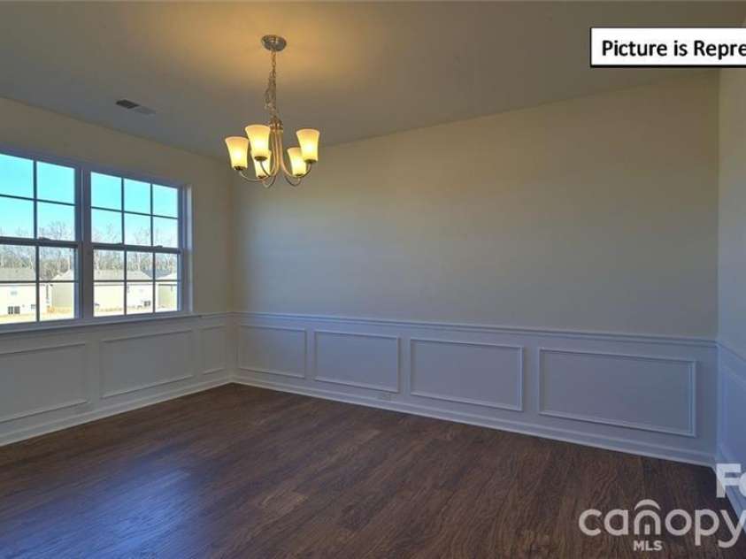 3133 Platinum Pointe Drive, Charlotte, NC 28227.  MLS# CAR4367510, YatesRealty ID 10955. 