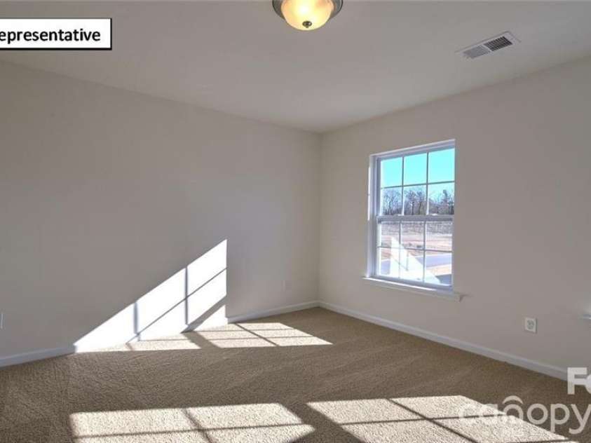 3133 Platinum Pointe Drive, Charlotte, NC 28227.  MLS# CAR4367510, YatesRealty ID 10955. 