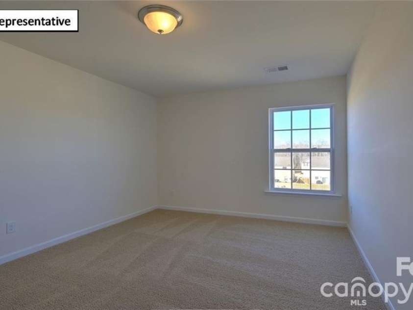 3133 Platinum Pointe Drive, Charlotte, NC 28227.  MLS# CAR4367510, YatesRealty ID 10955. 