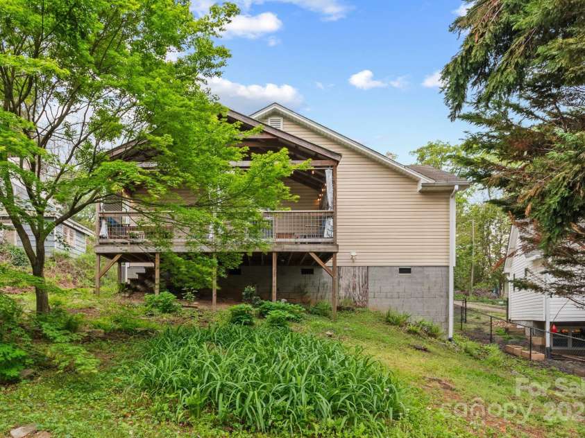 108 Springbrook Road, Asheville, NC 28804.  MLS# CAR4201355, YatesRealty ID 10956. 