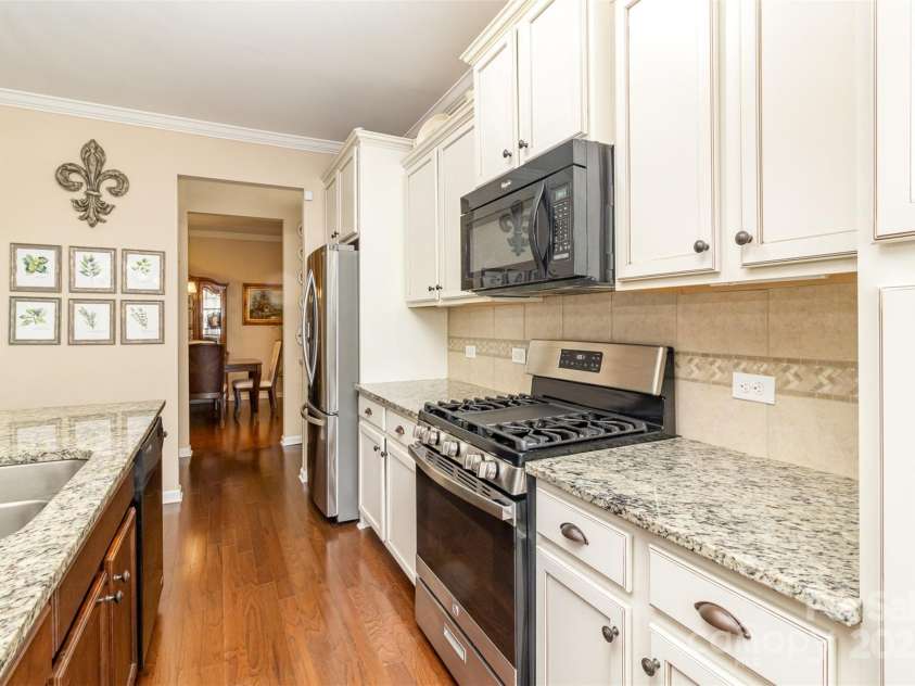 116 Water Ski Drive, Statesville, NC 28677.  MLS# CAR4239972, YatesRealty ID 10957. 