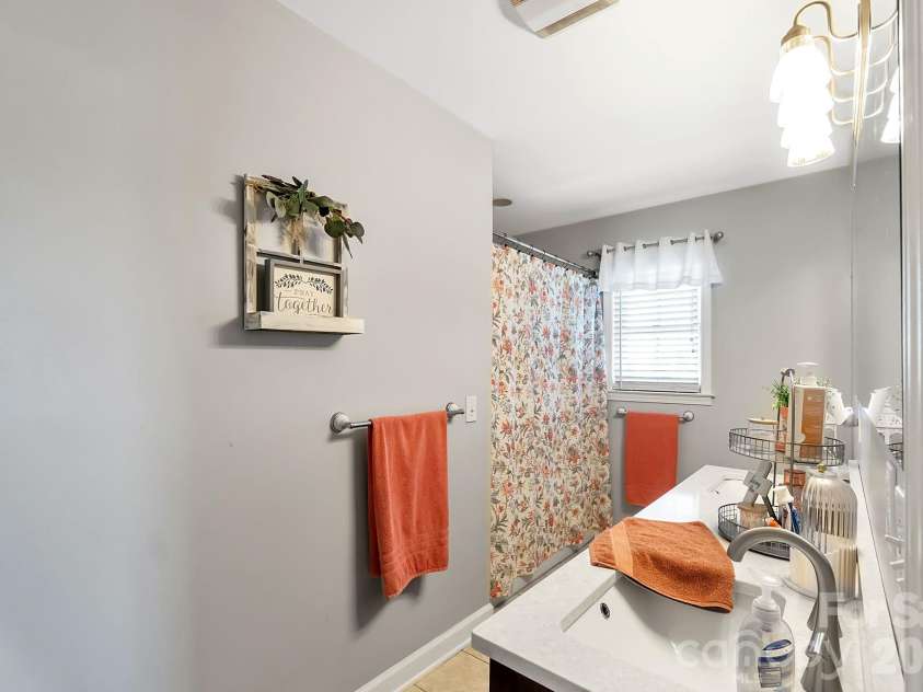 5507 Land Harbour Drive, Granite Falls, NC 28630.  MLS# CAR4369184, YatesRealty ID 10957. 