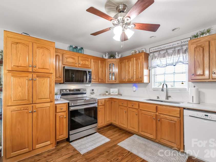 5507 Land Harbour Drive, Granite Falls, NC 28630.  MLS# CAR4410316, YatesRealty ID 10957. 