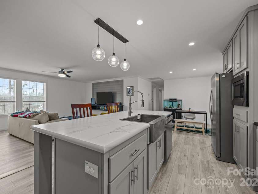 15 Luther Woods Drive, Candler, NC 28715.  MLS# CAR4225805, YatesRealty ID 10958. 