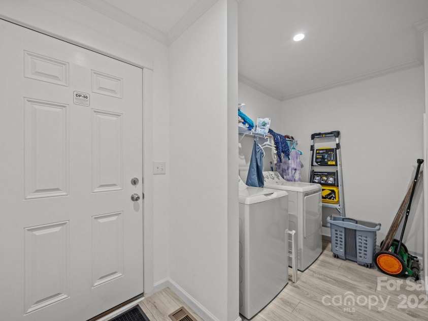 15 Luther Woods Drive, Candler, NC 28715.  MLS# CAR4225805, YatesRealty ID 10958. 