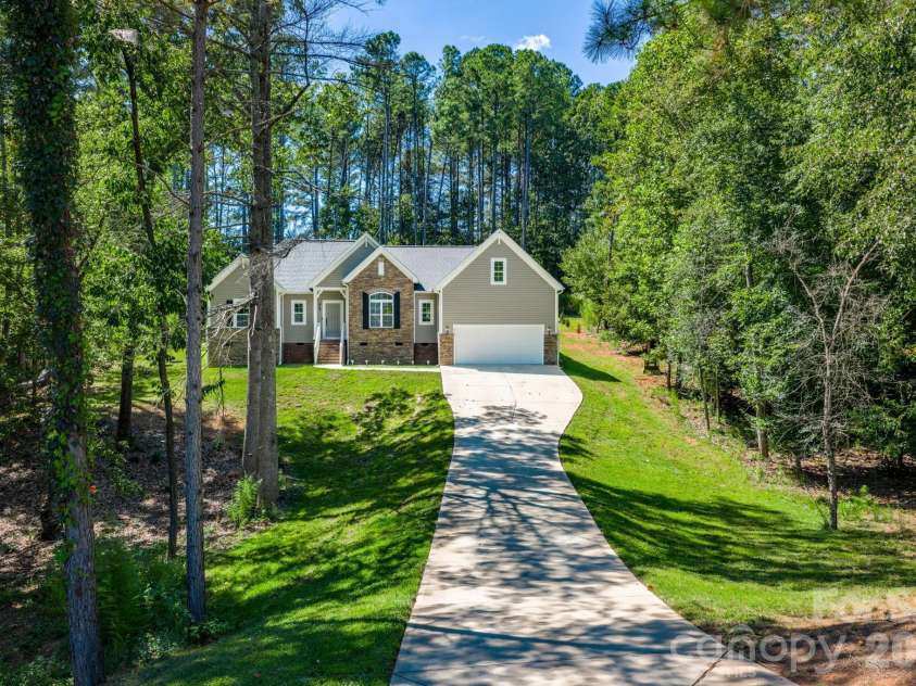 4903 Rio De Luna None, Hickory, NC 28601.  MLS# CAR4367865, YatesRealty ID 10958. 
