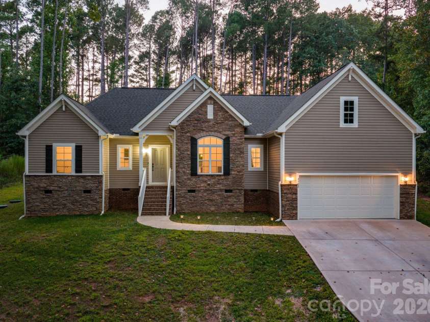 4903 Rio De Luna None, Hickory, NC 28601.  MLS# CAR4367865, YatesRealty ID 10958. 