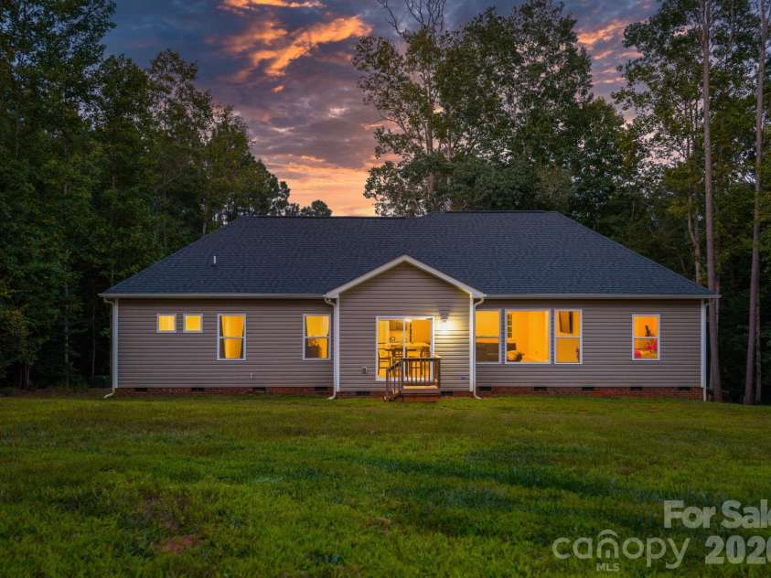 4903 Rio De Luna None, Hickory, NC 28601.  MLS# CAR4367865, YatesRealty ID 10958. 
