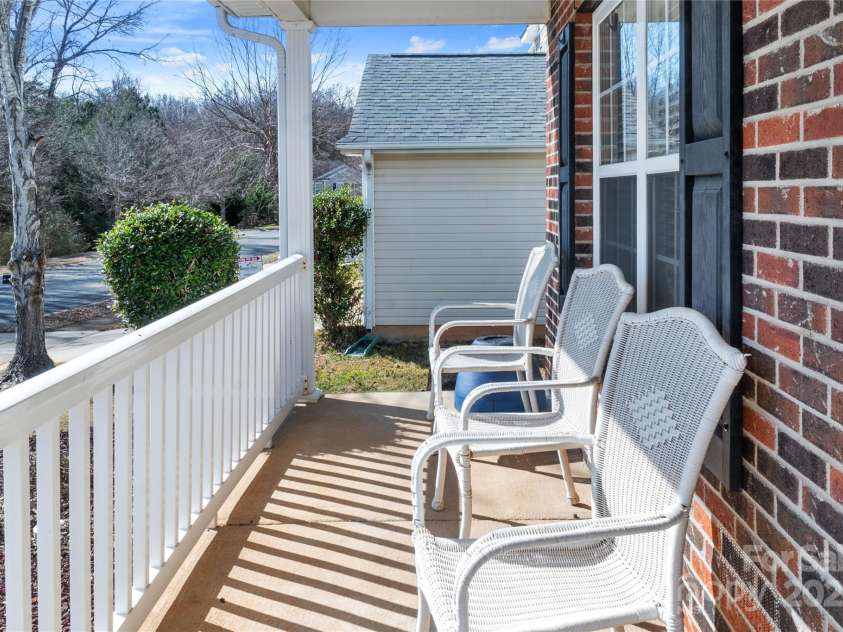 4716 Meadowfield Road, Charlotte, NC 28215.  MLS# CAR4222549, YatesRealty ID 1096. 