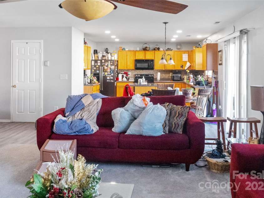 4716 Meadowfield Road, Charlotte, NC 28215.  MLS# CAR4222549, YatesRealty ID 1096. 
