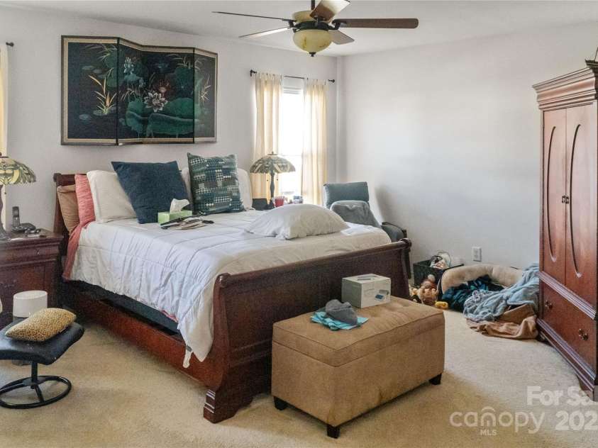 4716 Meadowfield Road, Charlotte, NC 28215.  MLS# CAR4222549, YatesRealty ID 1096. 