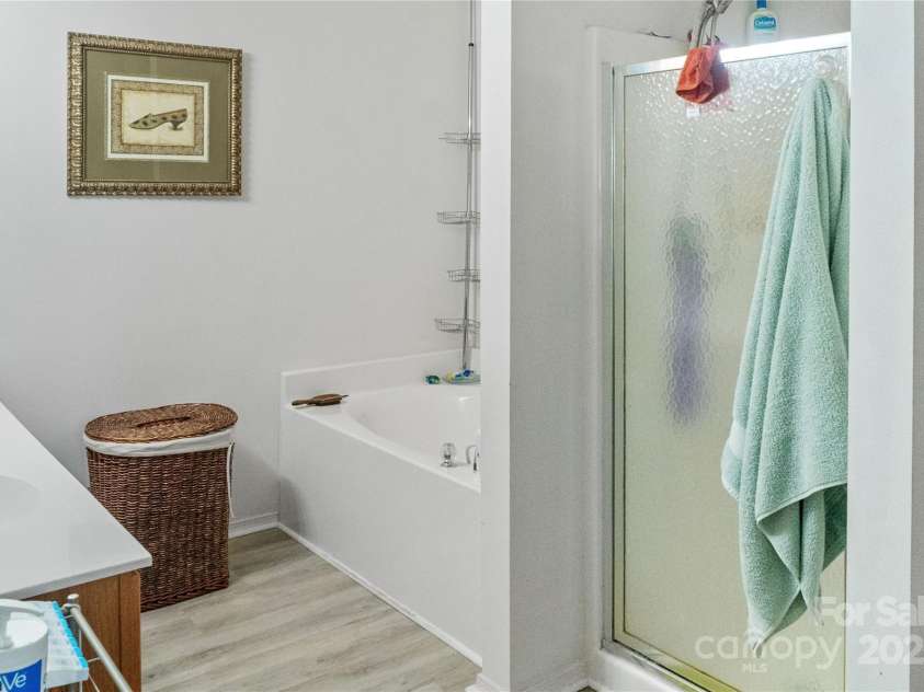4716 Meadowfield Road, Charlotte, NC 28215.  MLS# CAR4222549, YatesRealty ID 1096. 