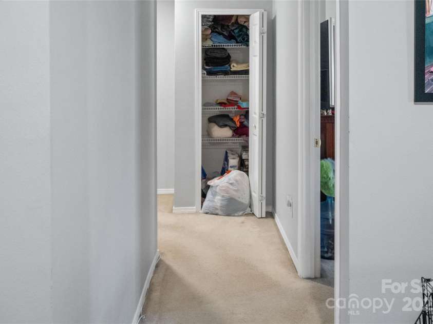 4716 Meadowfield Road, Charlotte, NC 28215.  MLS# CAR4222549, YatesRealty ID 1096. 