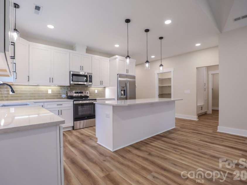 156 Oakdale Drive, Morganton, NC 28655.  MLS# CAR4368675, YatesRealty ID 10960. 