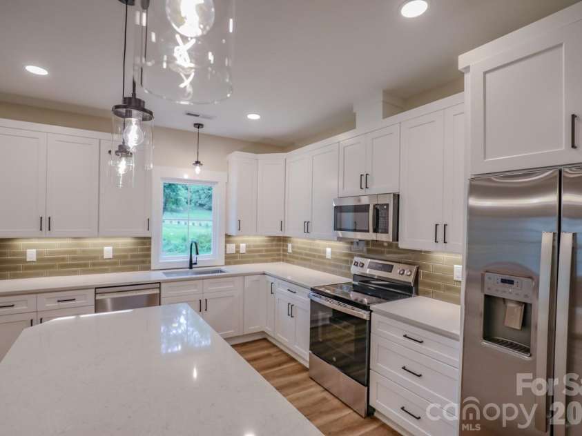 156 Oakdale Drive, Morganton, NC 28655.  MLS# CAR4368675, YatesRealty ID 10960. 