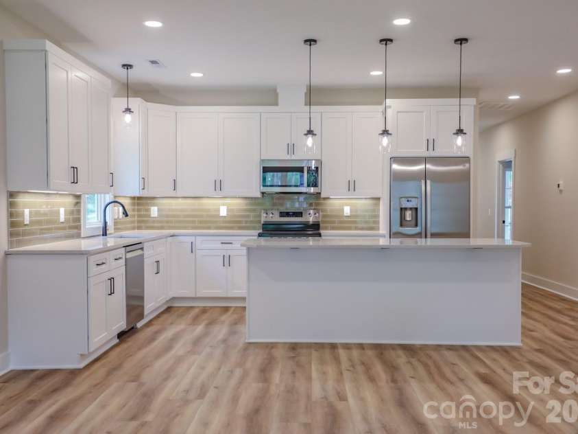 156 Oakdale Drive, Morganton, NC 28655.  MLS# CAR4368675, YatesRealty ID 10960. 