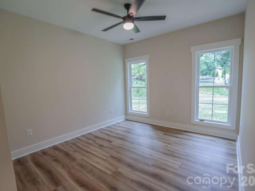 156 Oakdale Drive, Morganton, NC 28655.  MLS# CAR4368675, YatesRealty ID 10960. 