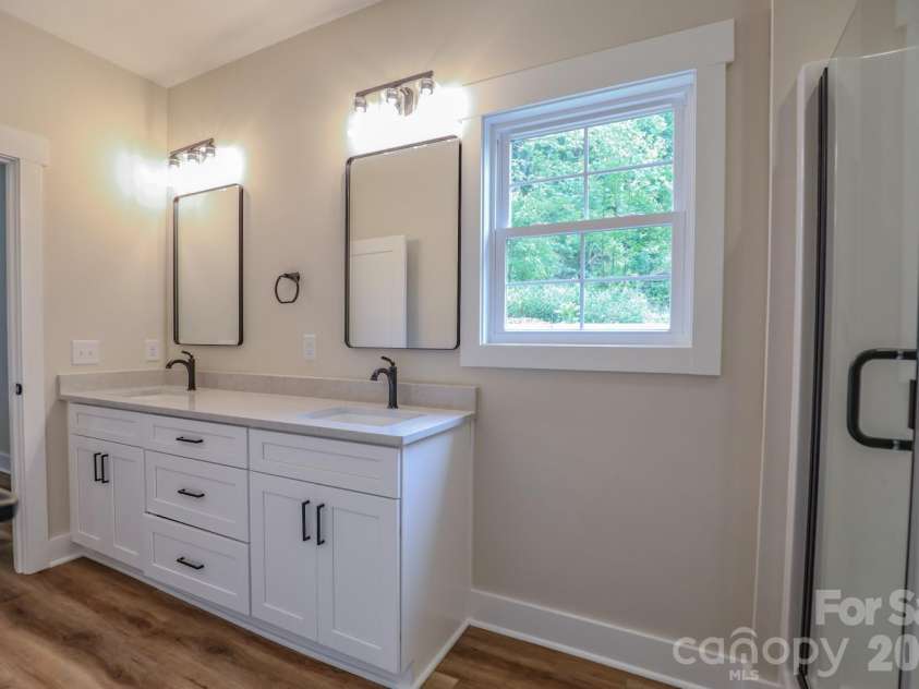 156 Oakdale Drive, Morganton, NC 28655.  MLS# CAR4368675, YatesRealty ID 10960. 