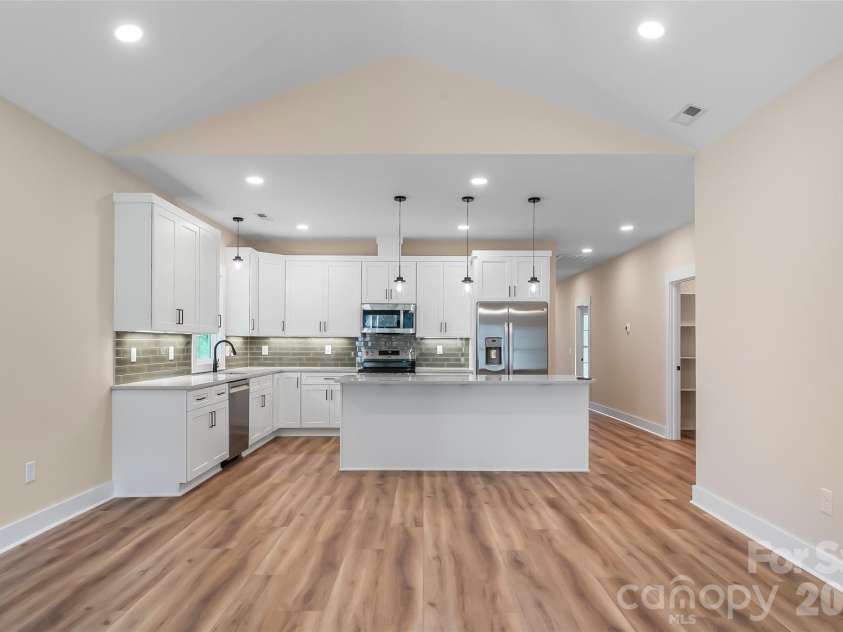156 Oakdale Drive, Morganton, NC 28655.  MLS# CAR4404974, YatesRealty ID 10960. 