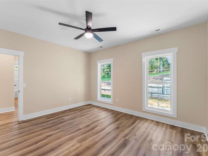156 Oakdale Drive, Morganton, NC 28655.  MLS# CAR4404974, YatesRealty ID 10960. 