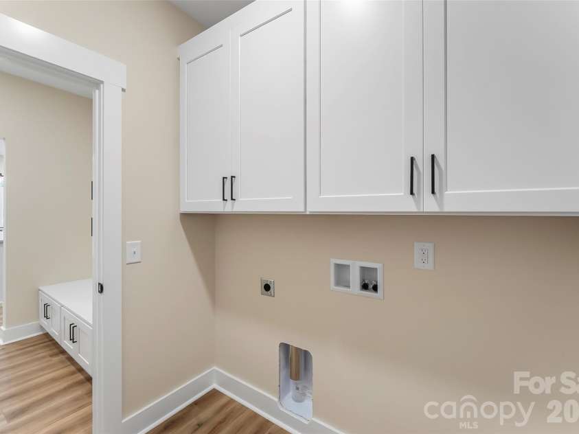 156 Oakdale Drive, Morganton, NC 28655.  MLS# CAR4404974, YatesRealty ID 10960. 