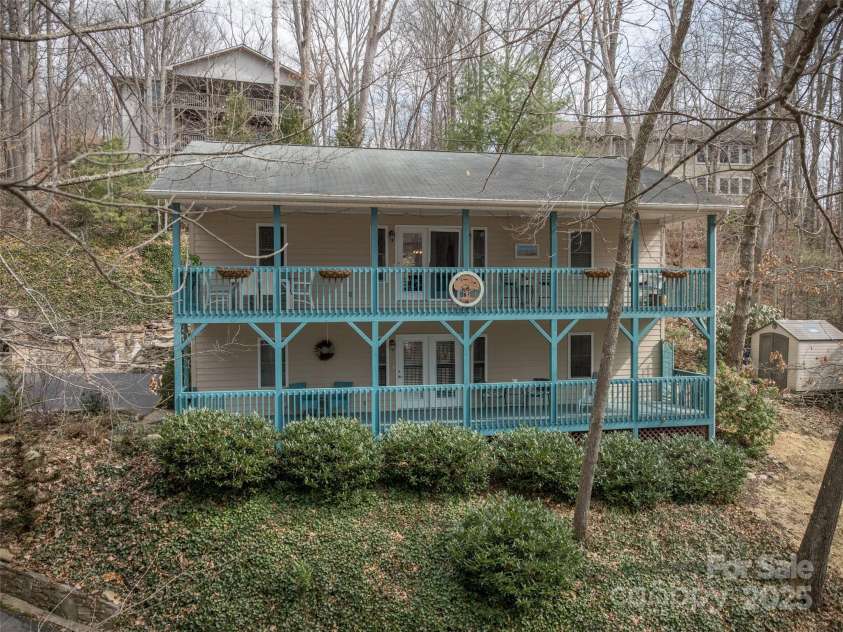 374 Sleepy Hollow Drive, Waynesville, NC 28785.  MLS# CAR4227977, YatesRealty ID 10961. 