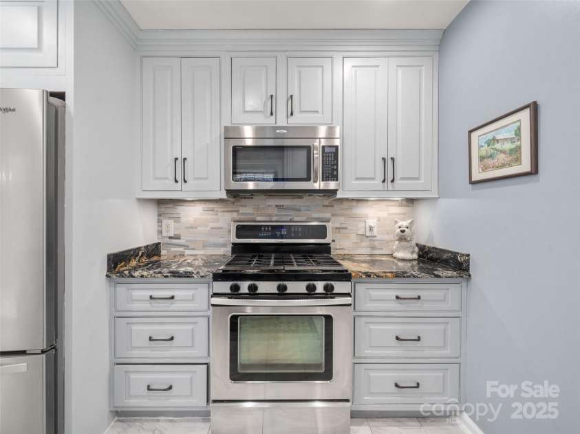 374 Sleepy Hollow Drive, Waynesville, NC 28785.  MLS# CAR4227977, YatesRealty ID 10961. 