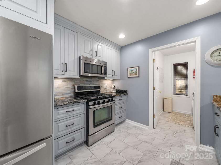 374 Sleepy Hollow Drive, Waynesville, NC 28785.  MLS# CAR4227977, YatesRealty ID 10961. 