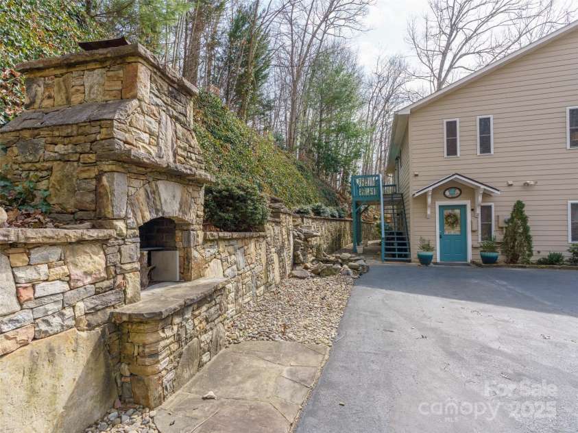 374 Sleepy Hollow Drive, Waynesville, NC 28785.  MLS# CAR4227977, YatesRealty ID 10961. 