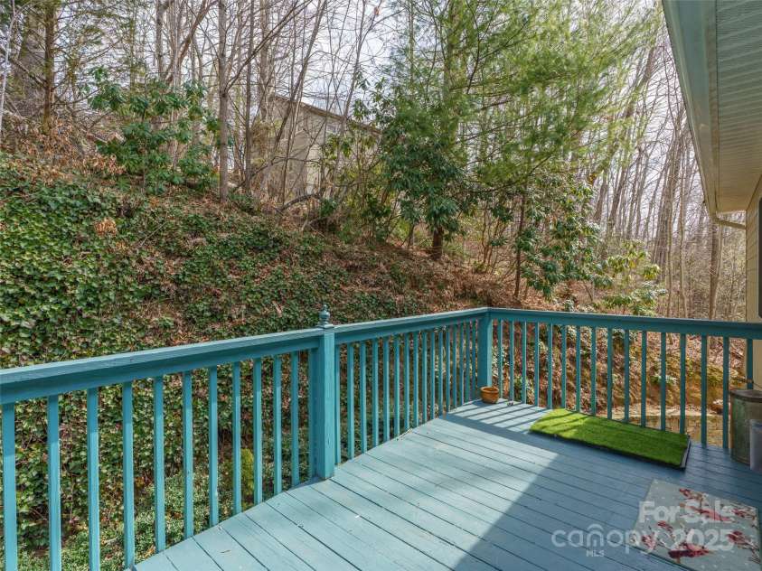 374 Sleepy Hollow Drive, Waynesville, NC 28785.  MLS# CAR4227977, YatesRealty ID 10961. 