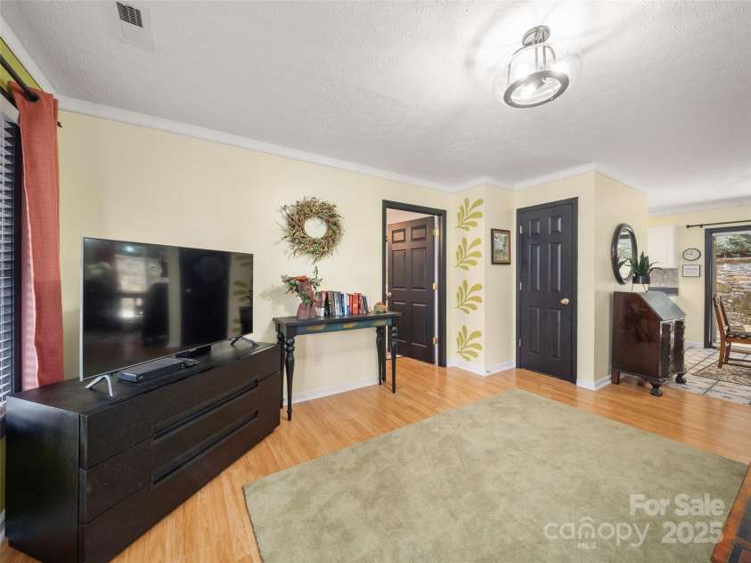 374 Sleepy Hollow Drive, Waynesville, NC 28785.  MLS# CAR4227977, YatesRealty ID 10961. 