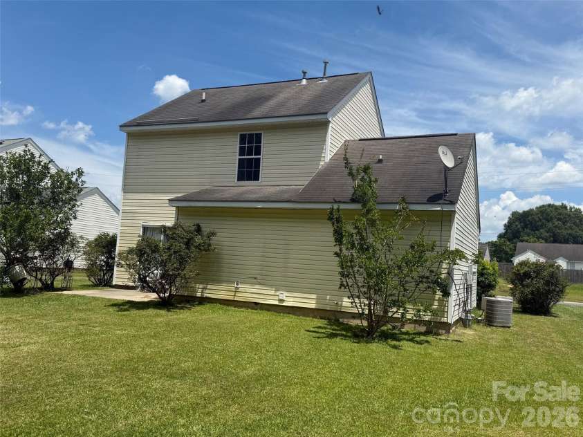 4046 Fairmeadow Drive, Lancaster, SC 29720.  MLS# CAR4369191, YatesRealty ID 10961. 