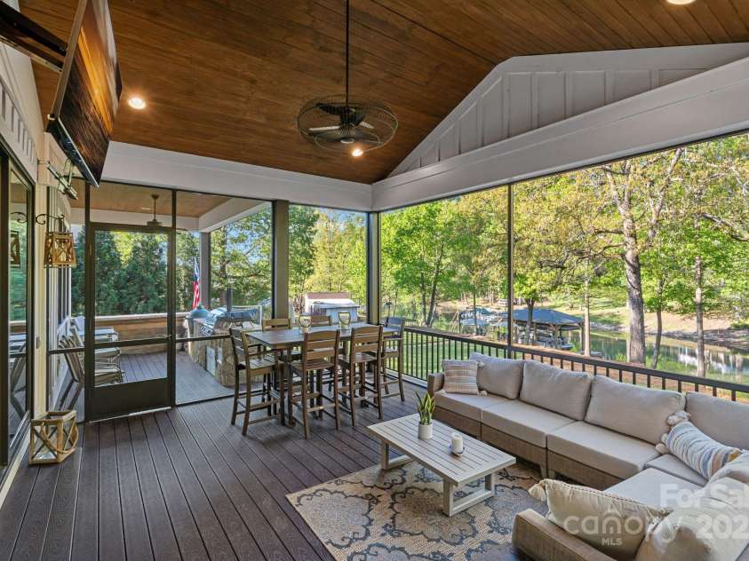 327 Kenway Loop, Mooresville, NC 28117.  MLS# CAR4249879, YatesRealty ID 10962. 