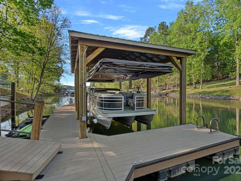 327 Kenway Loop, Mooresville, NC 28117.  MLS# CAR4249879, YatesRealty ID 10962. 