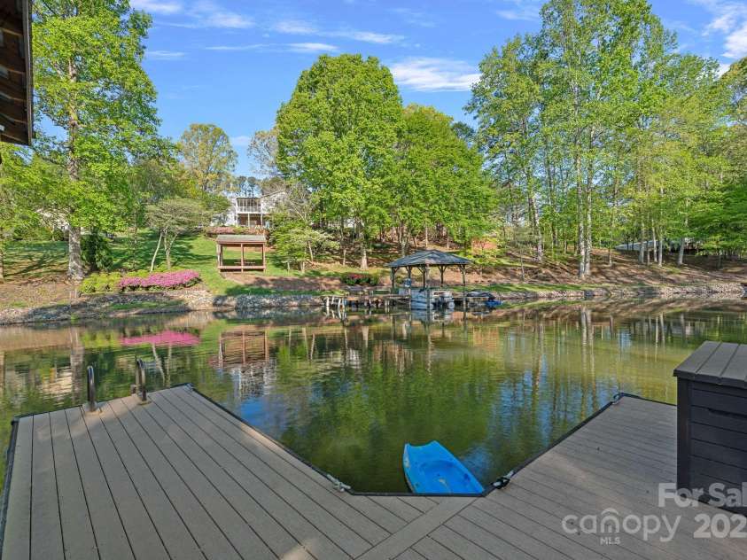 327 Kenway Loop, Mooresville, NC 28117.  MLS# CAR4249879, YatesRealty ID 10962. 