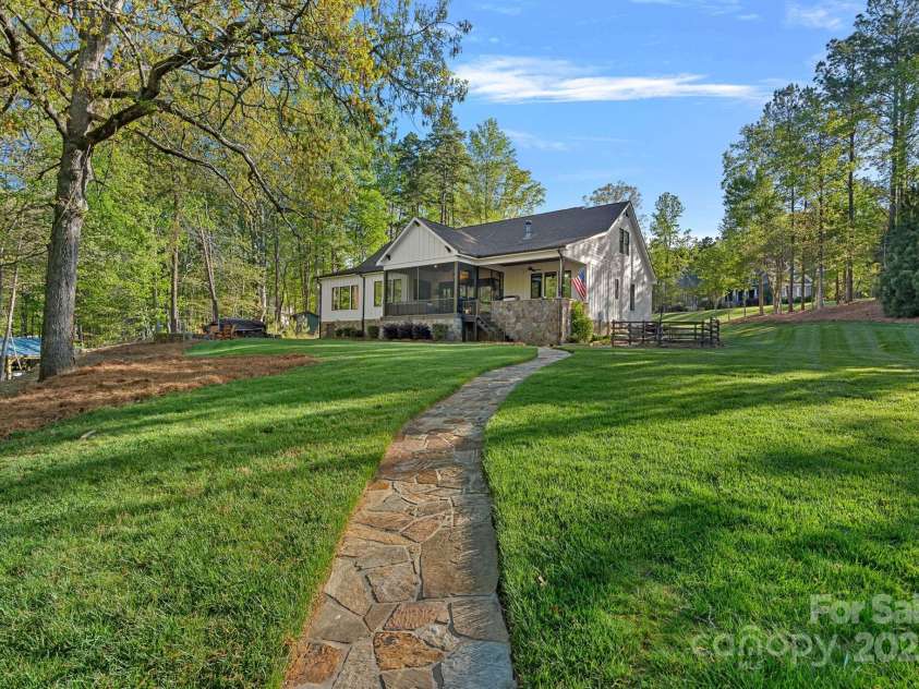 327 Kenway Loop, Mooresville, NC 28117.  MLS# CAR4249879, YatesRealty ID 10962. 