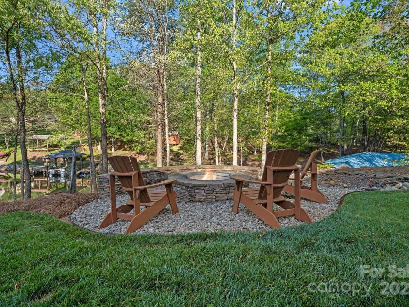 327 Kenway Loop, Mooresville, NC 28117.  MLS# CAR4249879, YatesRealty ID 10962. 