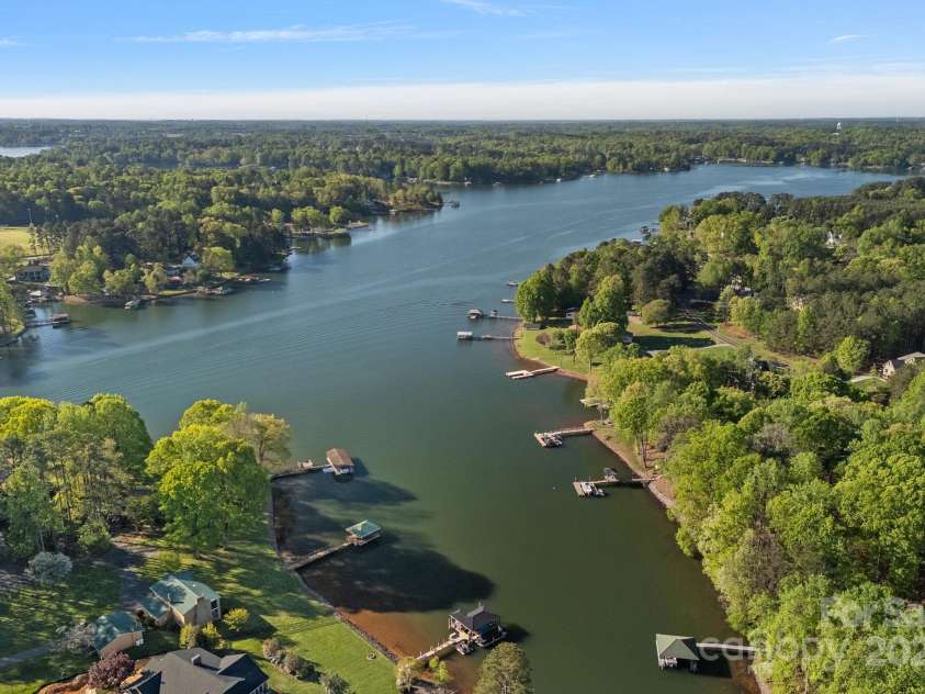 327 Kenway Loop, Mooresville, NC 28117.  MLS# CAR4249879, YatesRealty ID 10962. 