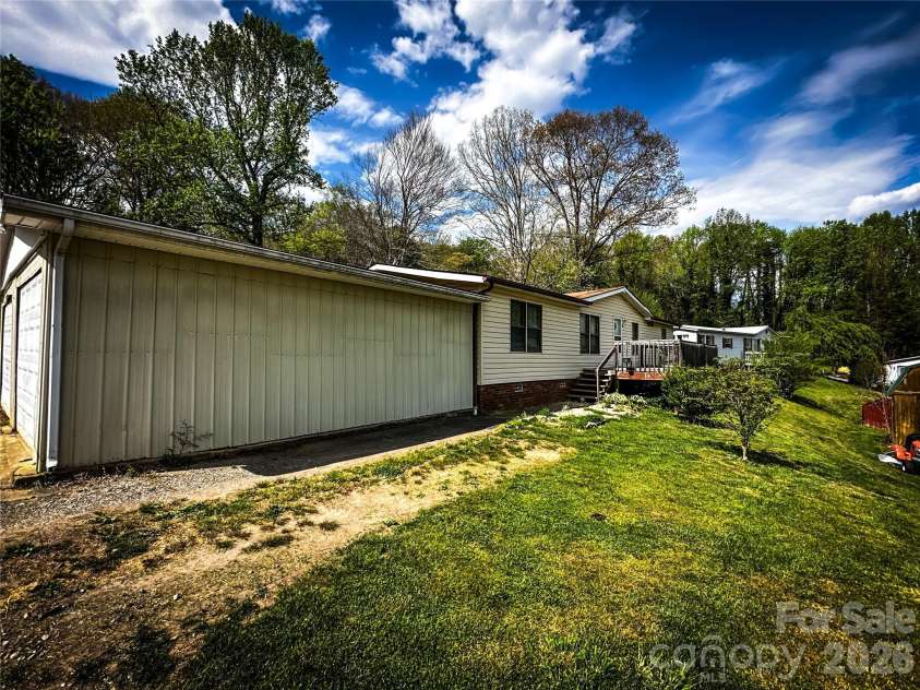 6 Lake Eden Circle, Black Mountain, NC 28711.  MLS# CAR4369263, YatesRealty ID 10962. 