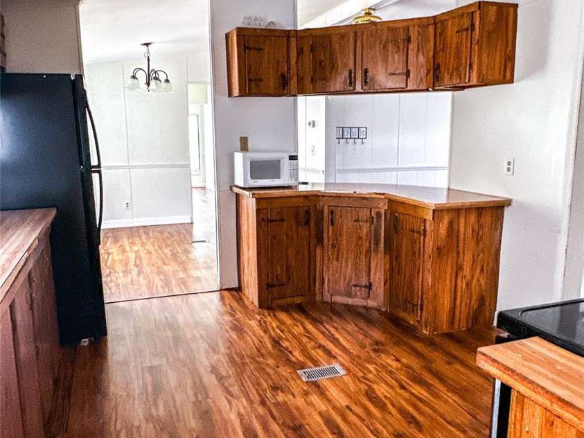 6 Lake Eden Circle, Black Mountain, NC 28711.  MLS# CAR4369263, YatesRealty ID 10962. 