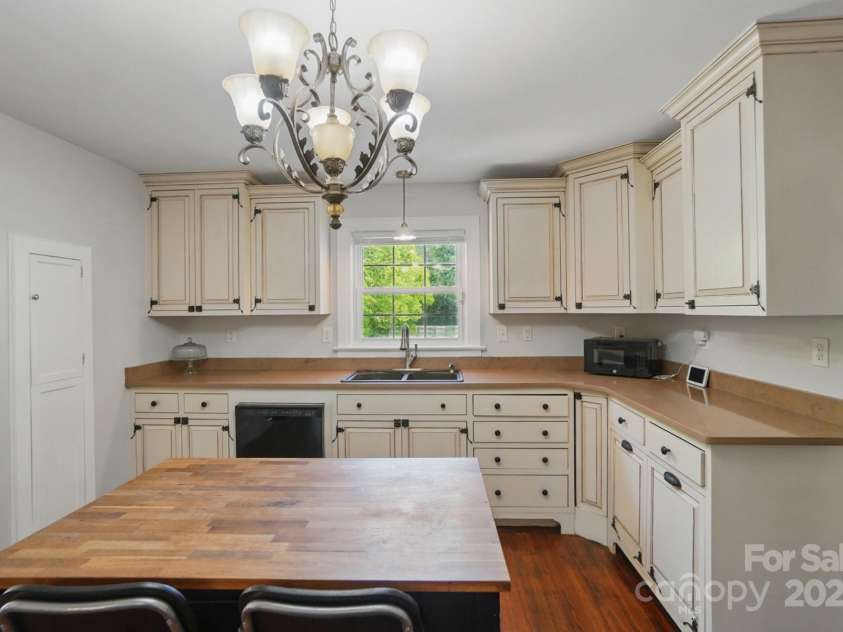 113 College Street, Monroe, NC 28112.  MLS# CAR4247726, YatesRealty ID 10964. 