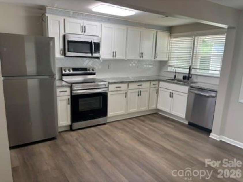 229 Browntown Road, Belmont, NC 28012.  MLS# CAR4368695, YatesRealty ID 10964. Kitchen