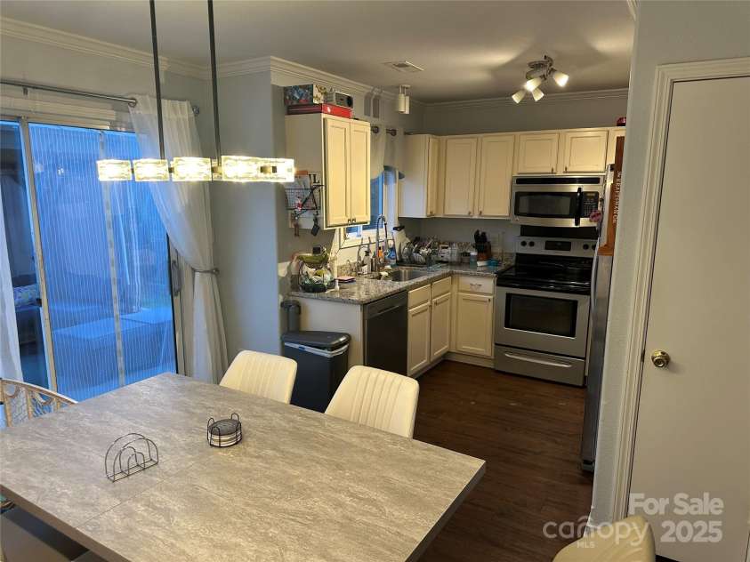 10202 Orchard Grass Court, Charlotte, NC 28278.  MLS# CAR4246172, YatesRealty ID 10966. 