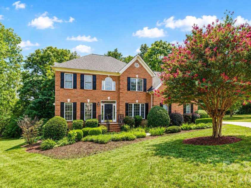 4523 Brent Wood Drive, Belmont, NC 28012.  MLS# CAR4407343, YatesRealty ID 10966. 