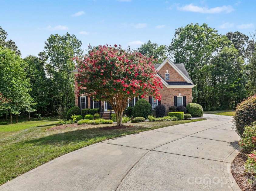 4523 Brent Wood Drive, Belmont, NC 28012.  MLS# CAR4407343, YatesRealty ID 10966. 