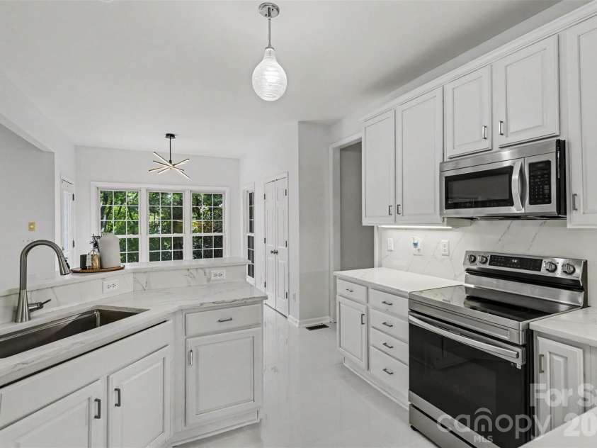 4523 Brent Wood Drive, Belmont, NC 28012.  MLS# CAR4407343, YatesRealty ID 10966. 